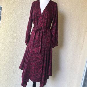 Vince Camuto‎ Drifting Petals Hammered Satin Wrap S